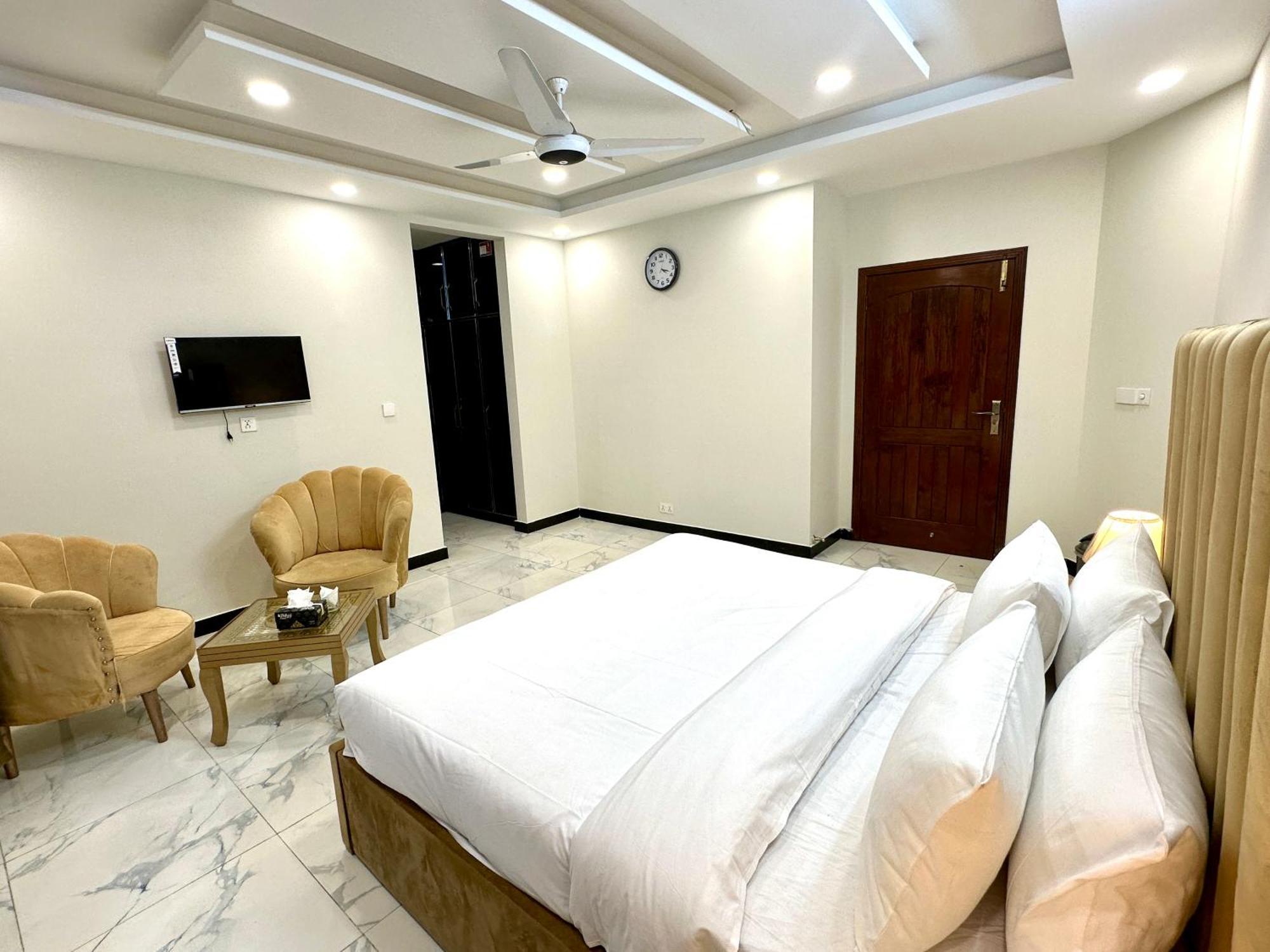 Dream Executive Guest House Исламабад Экстерьер фото