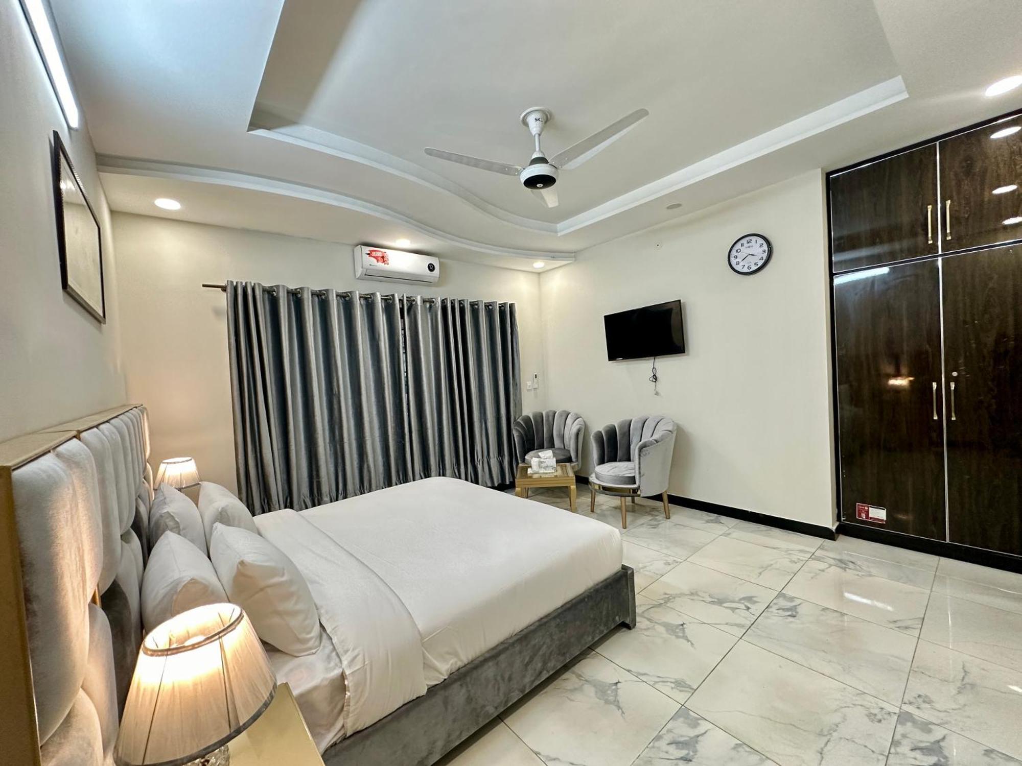Dream Executive Guest House Исламабад Экстерьер фото