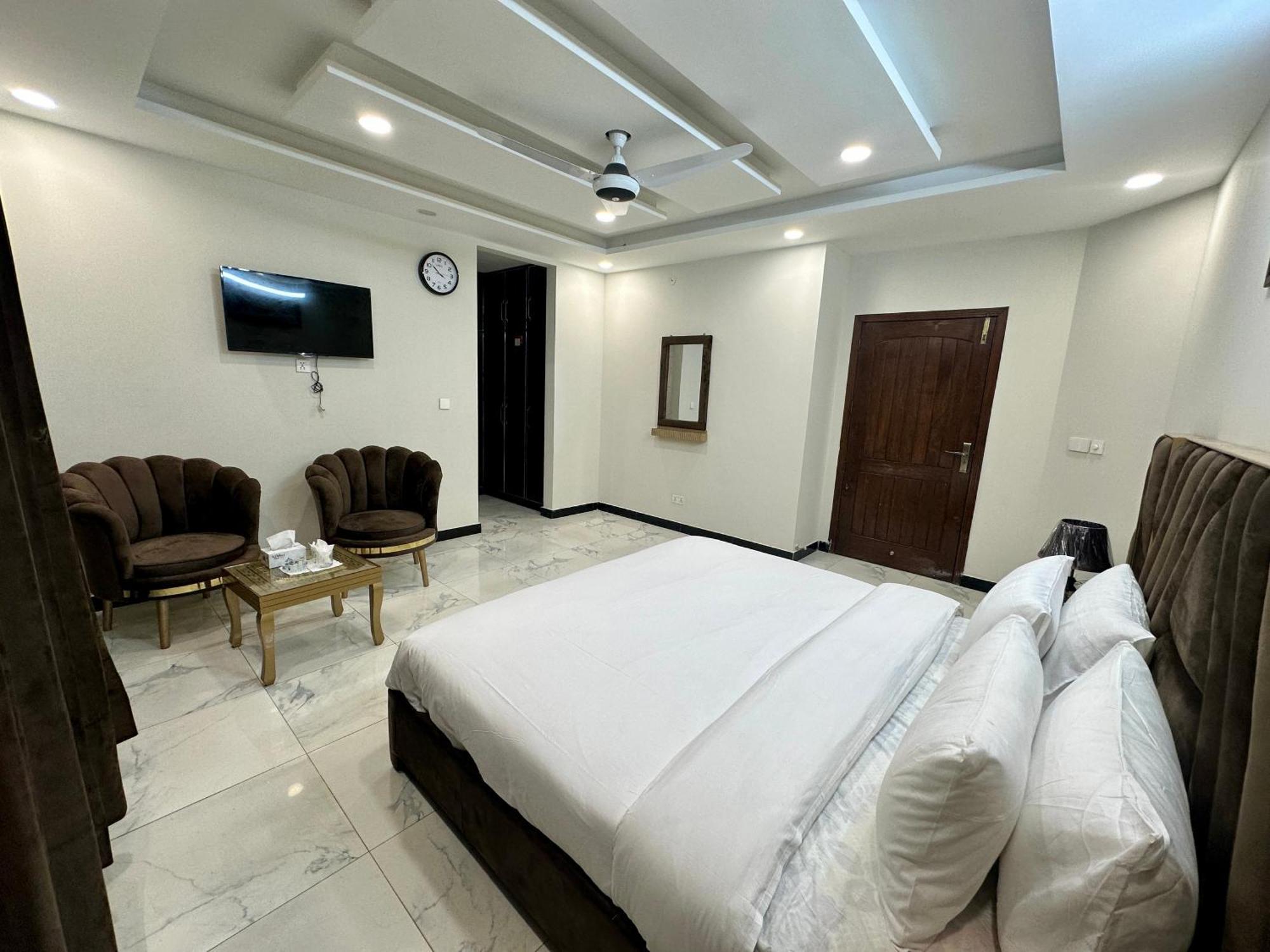 Dream Executive Guest House Исламабад Экстерьер фото