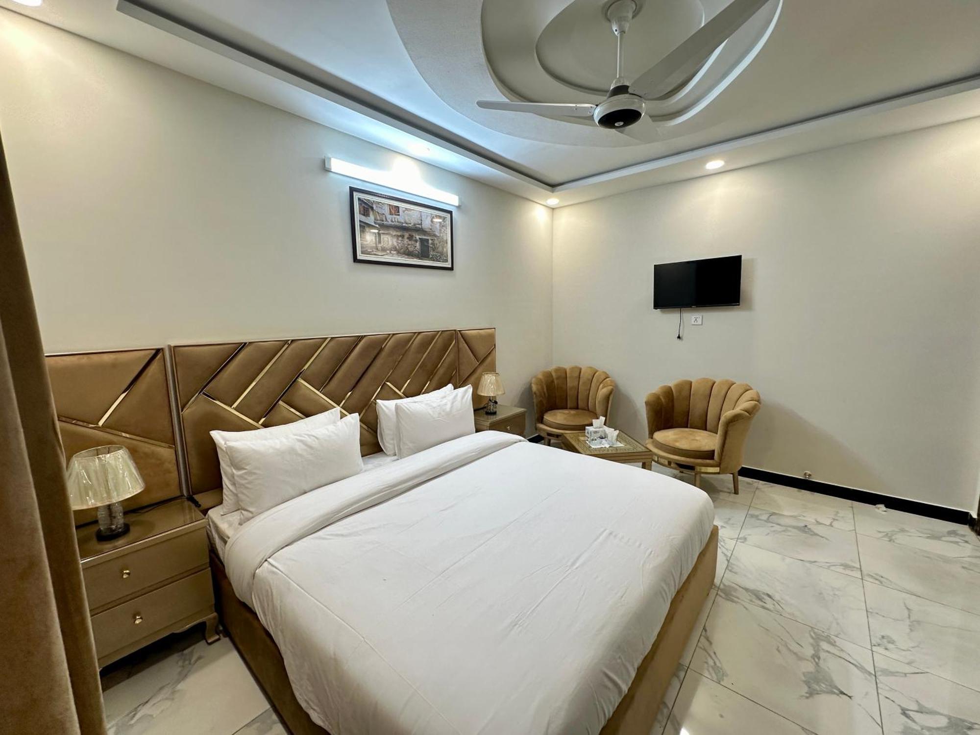 Dream Executive Guest House Исламабад Экстерьер фото
