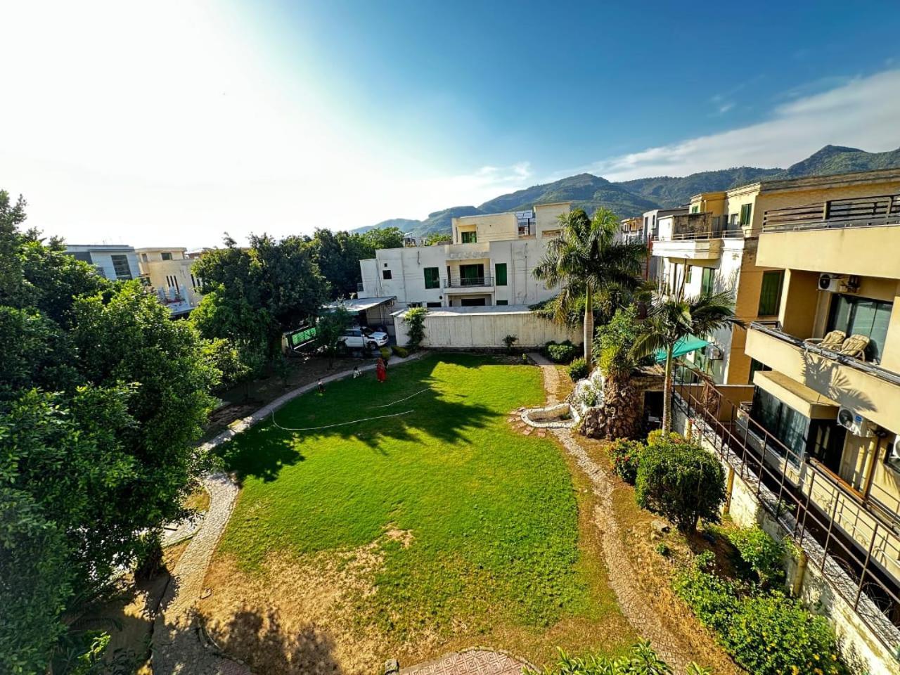 Dream Executive Guest House Исламабад Экстерьер фото
